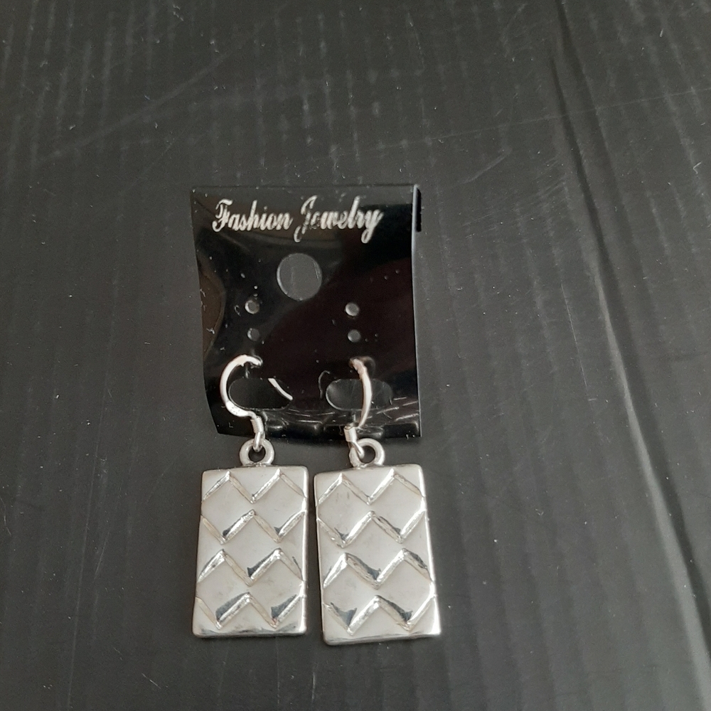 Ladies jewelry